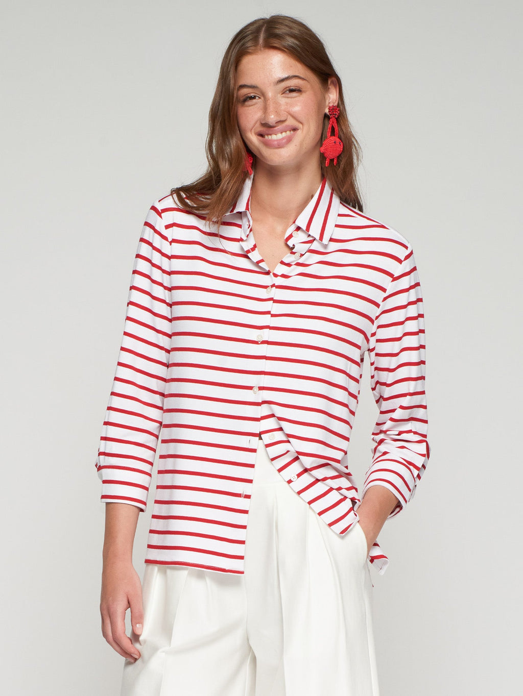 Nerea - Camisa con rayas rojas y bordado