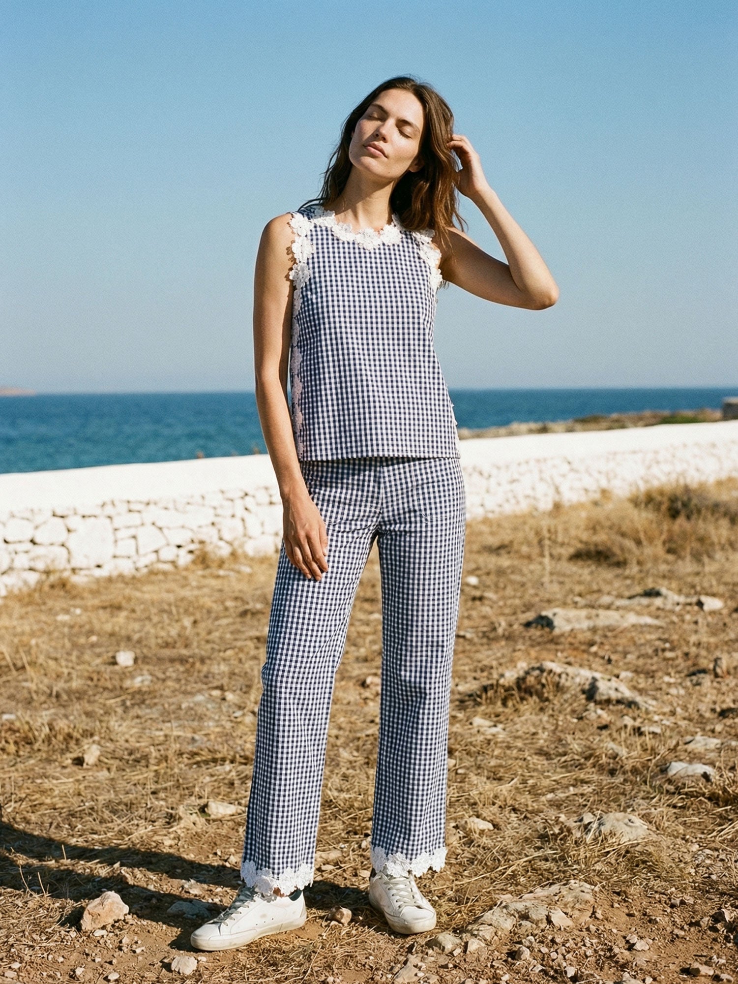 Pilar - Pantalón Vichy Azul con Encaje