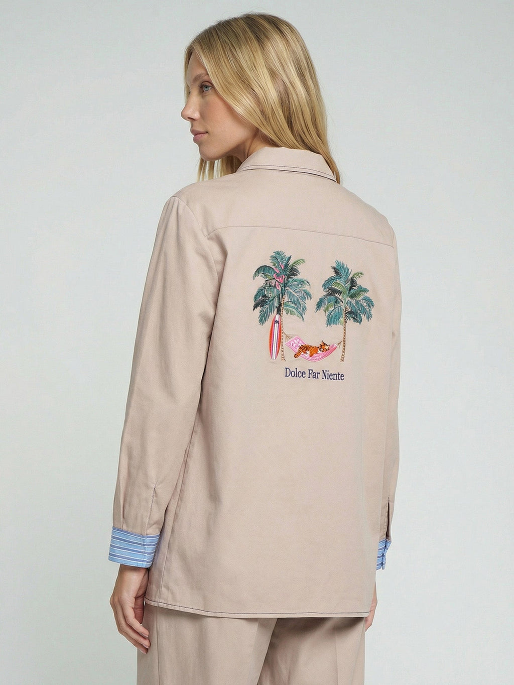 Sandra - Chaqueta Beige con Botones de Colores