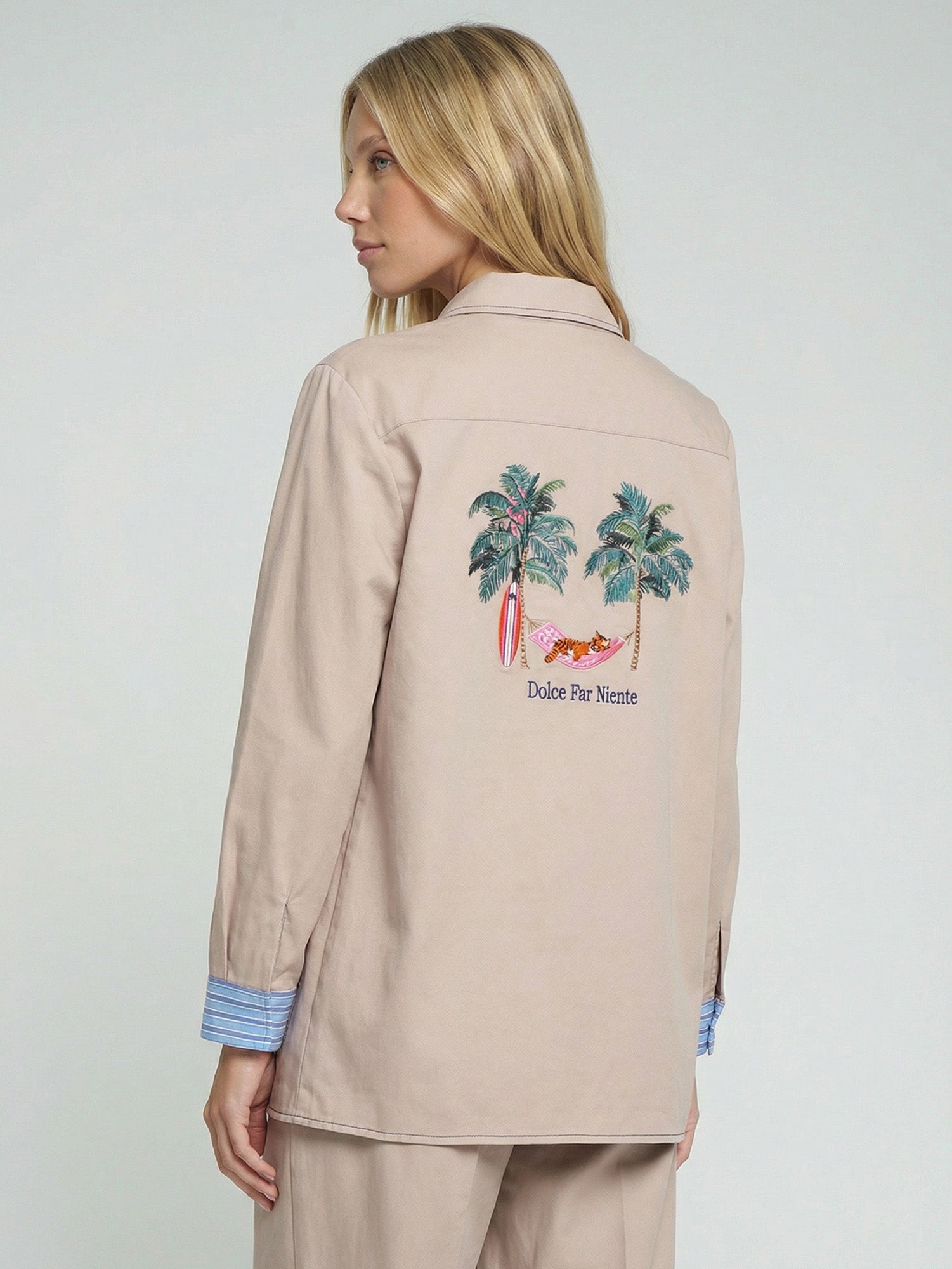 Sandra - Chaqueta Beige con Botones de Colores