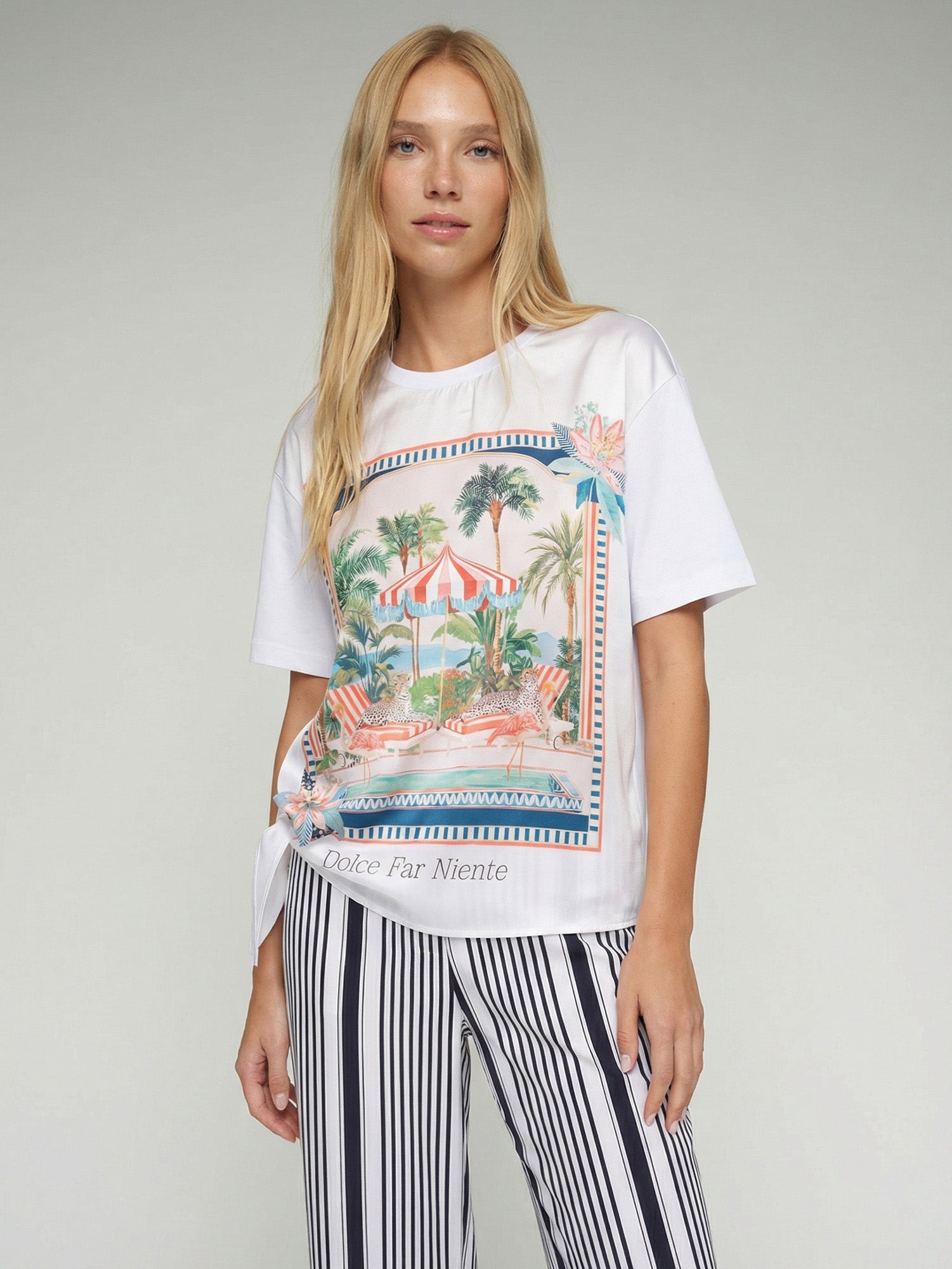 CAMISETA ESTAMPADO DOLCE FAR NIENTE LAZO LATERAL