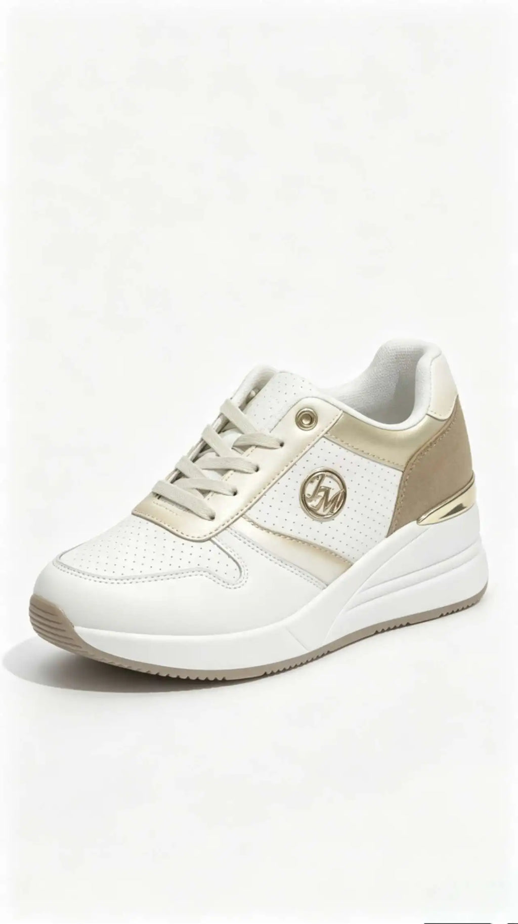 Zapatillas Blancas con Detalles Dorados