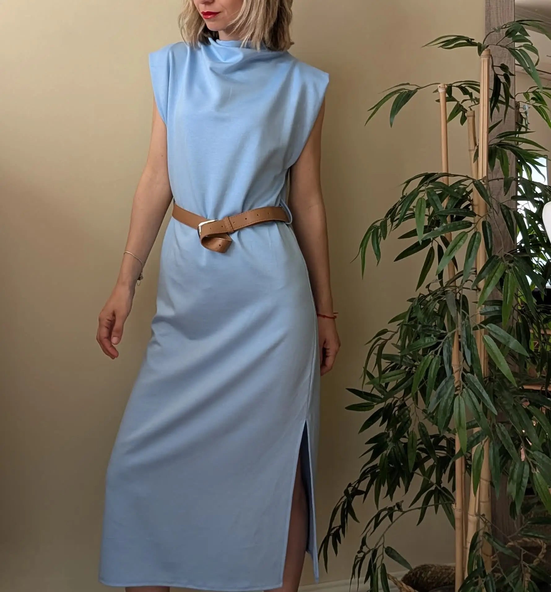 Elegante vestido largo azul celeste