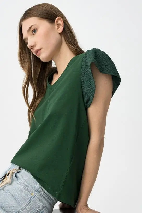 Camiseta Verde de Manga Corta con Escote en V