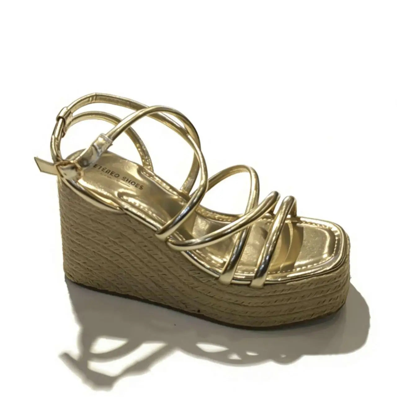 Sandalias cuña doradas y negras con tiras cruzadas