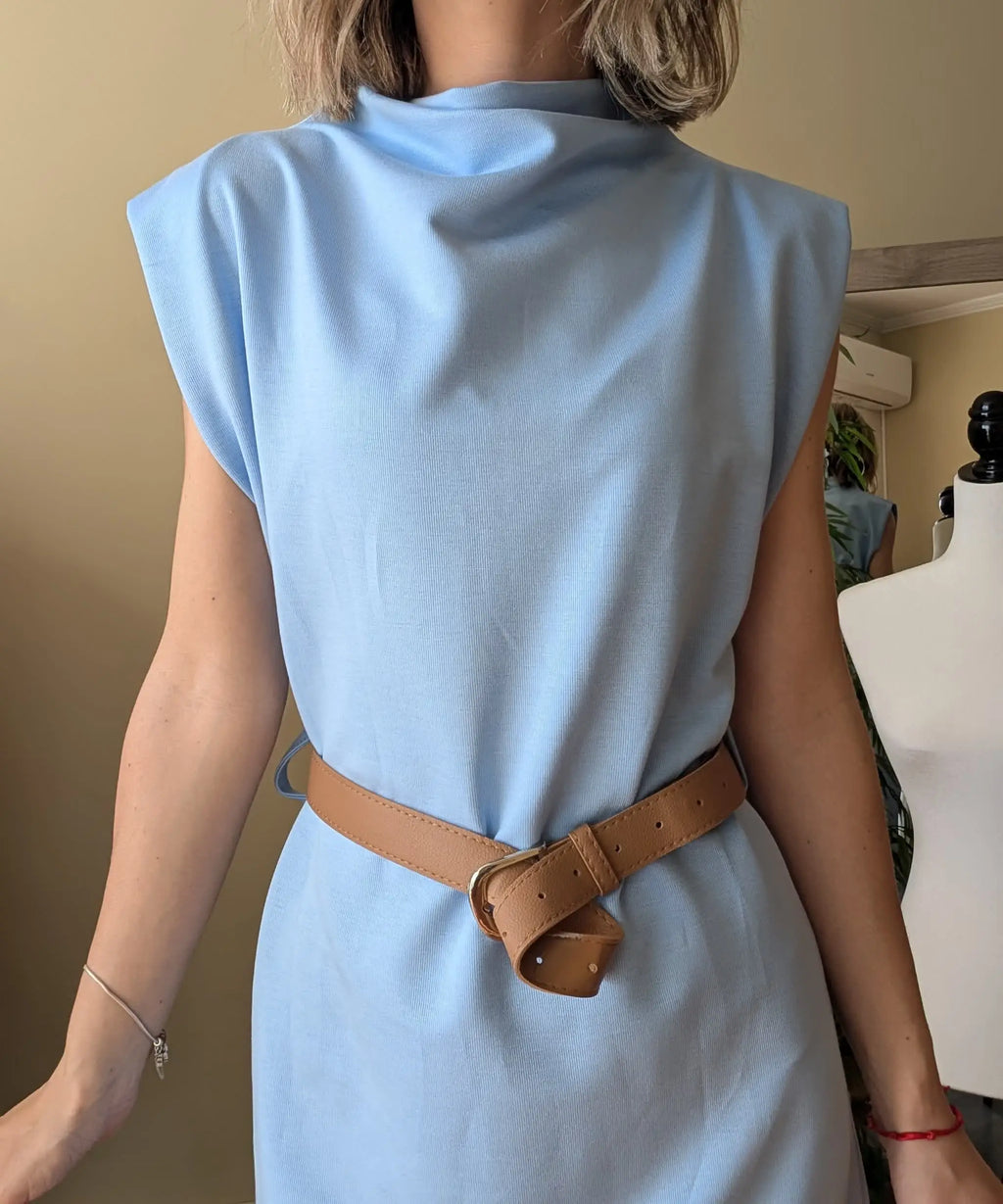 Elegante vestido largo azul celeste