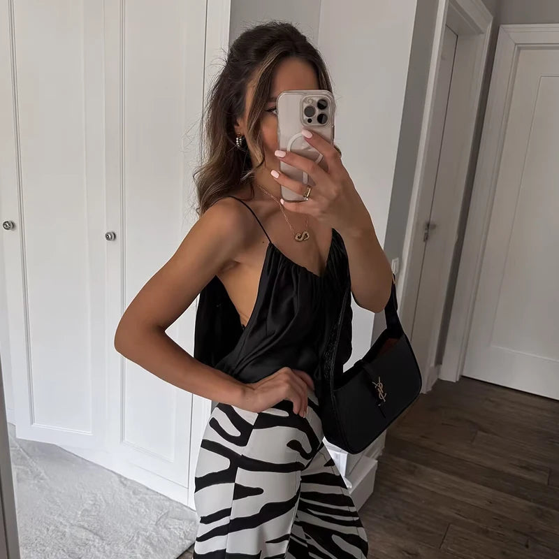Top Satinado con Escote en V sin Mangas
