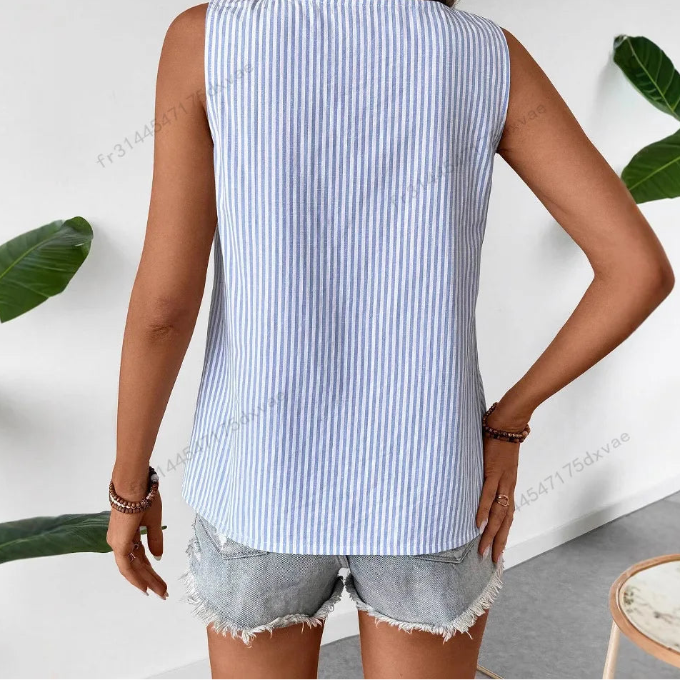 Blusa de Rayas sin Mangas con Cuello Diagonal y Botones