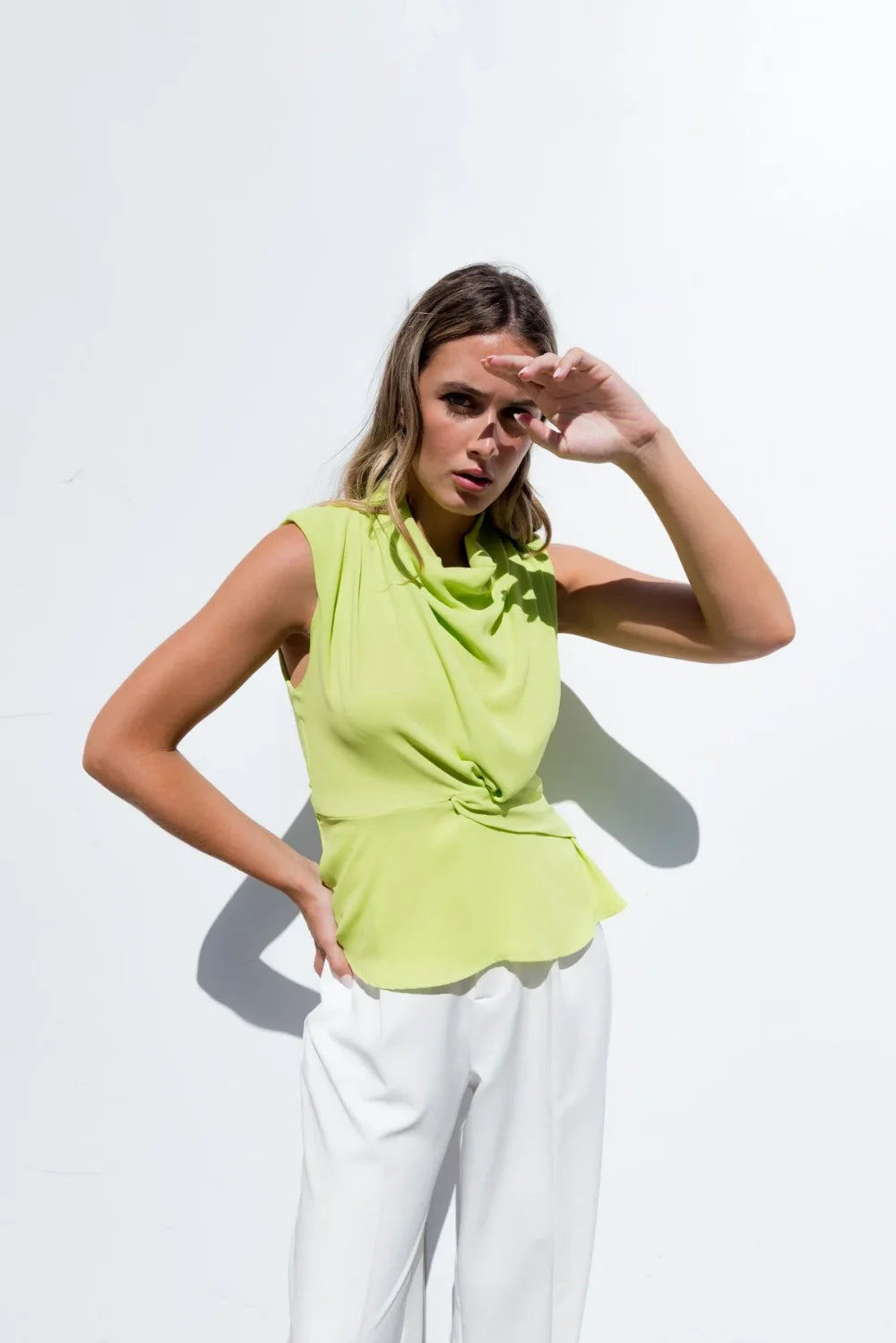 Blusa con Nudo Frontal
