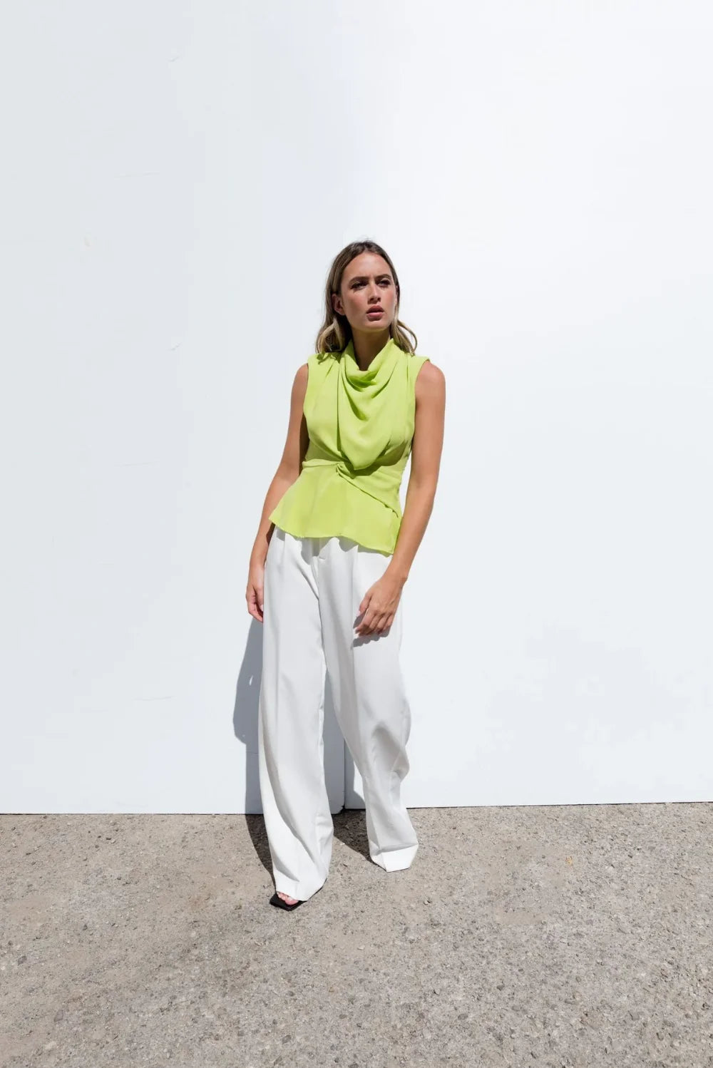Blusa con Nudo Frontal