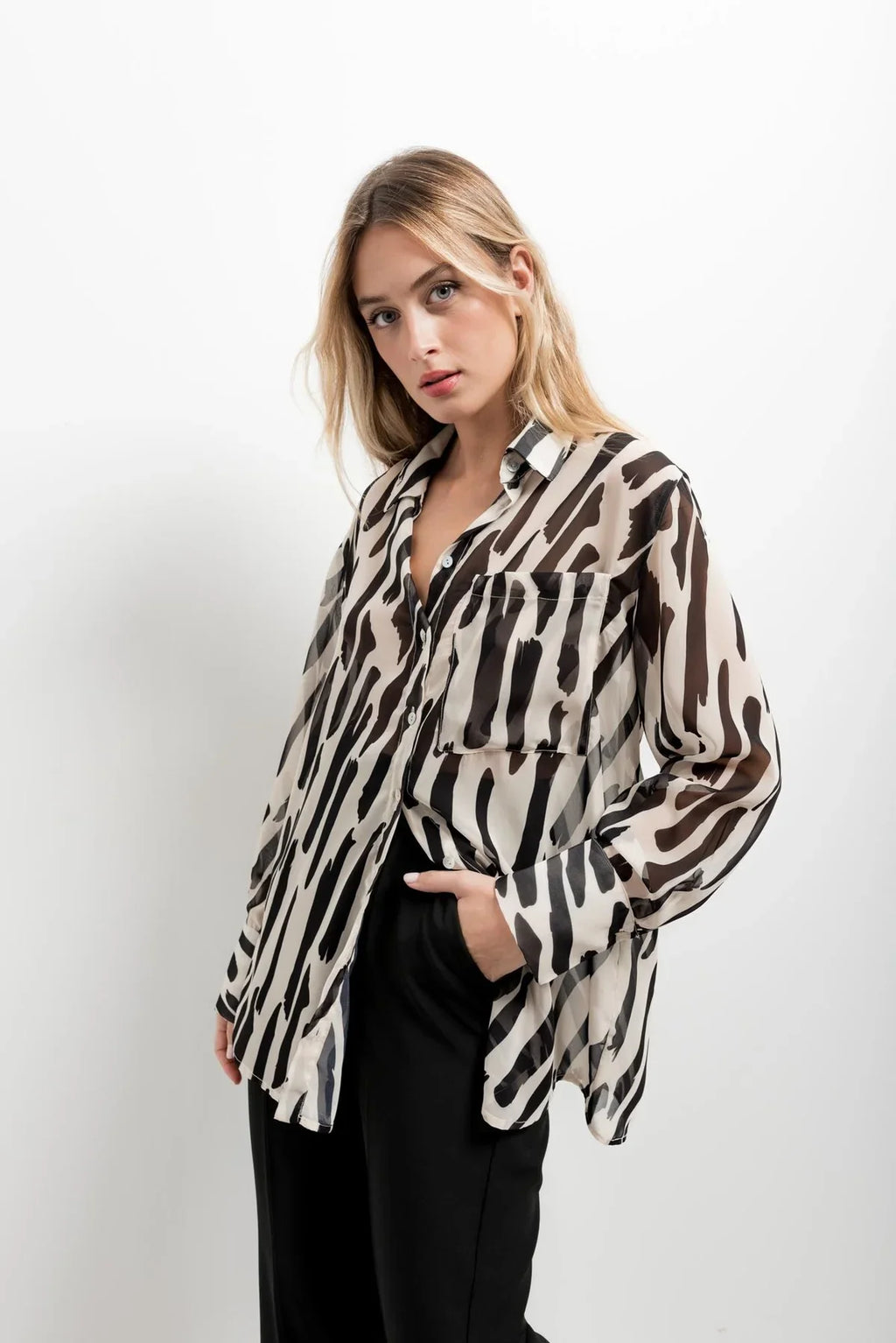 Blusa con caída etérea y frescura veraniega
